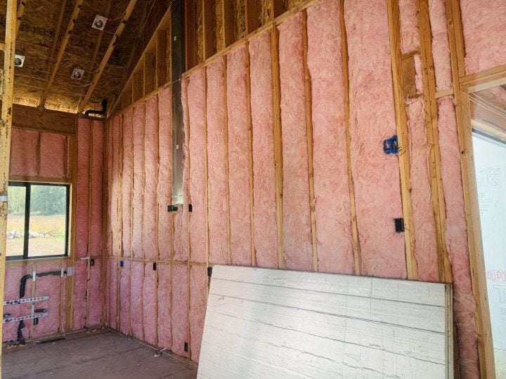 Main home wall insultaion installes