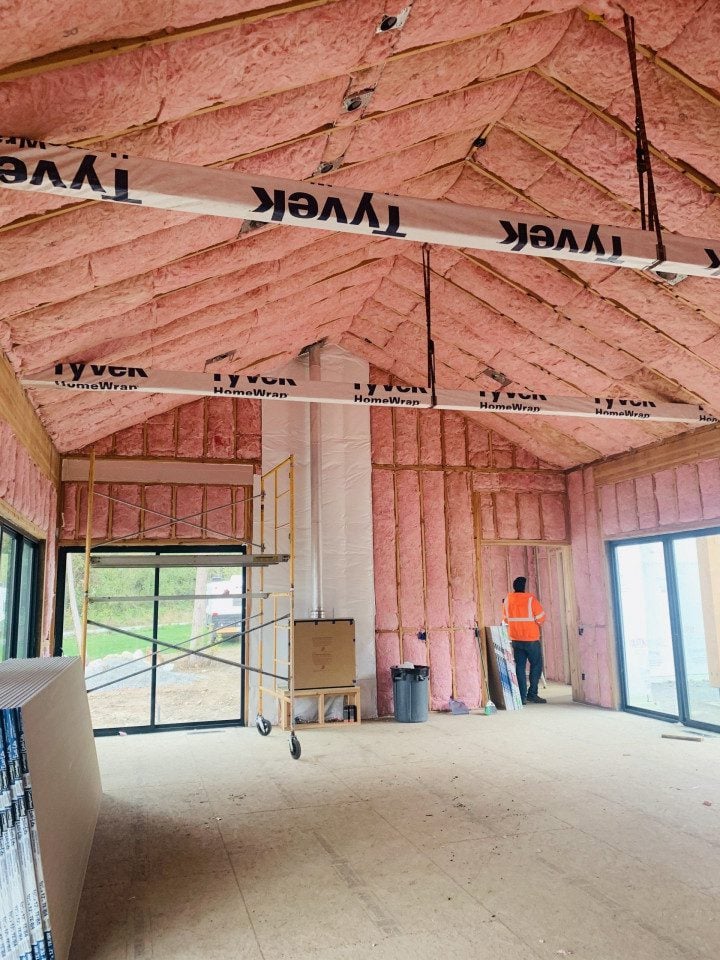 Completely insulated building interior