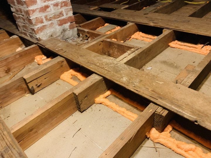 Attic insulation - Large Photo