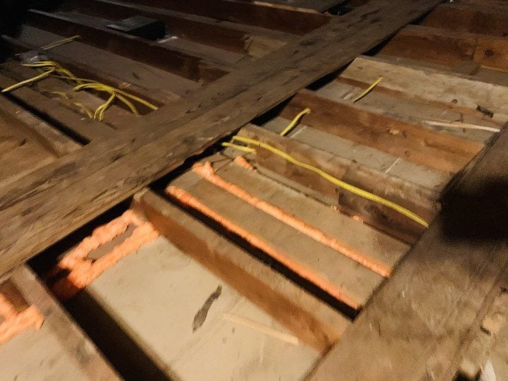 Insulated attic beams - Large Photo